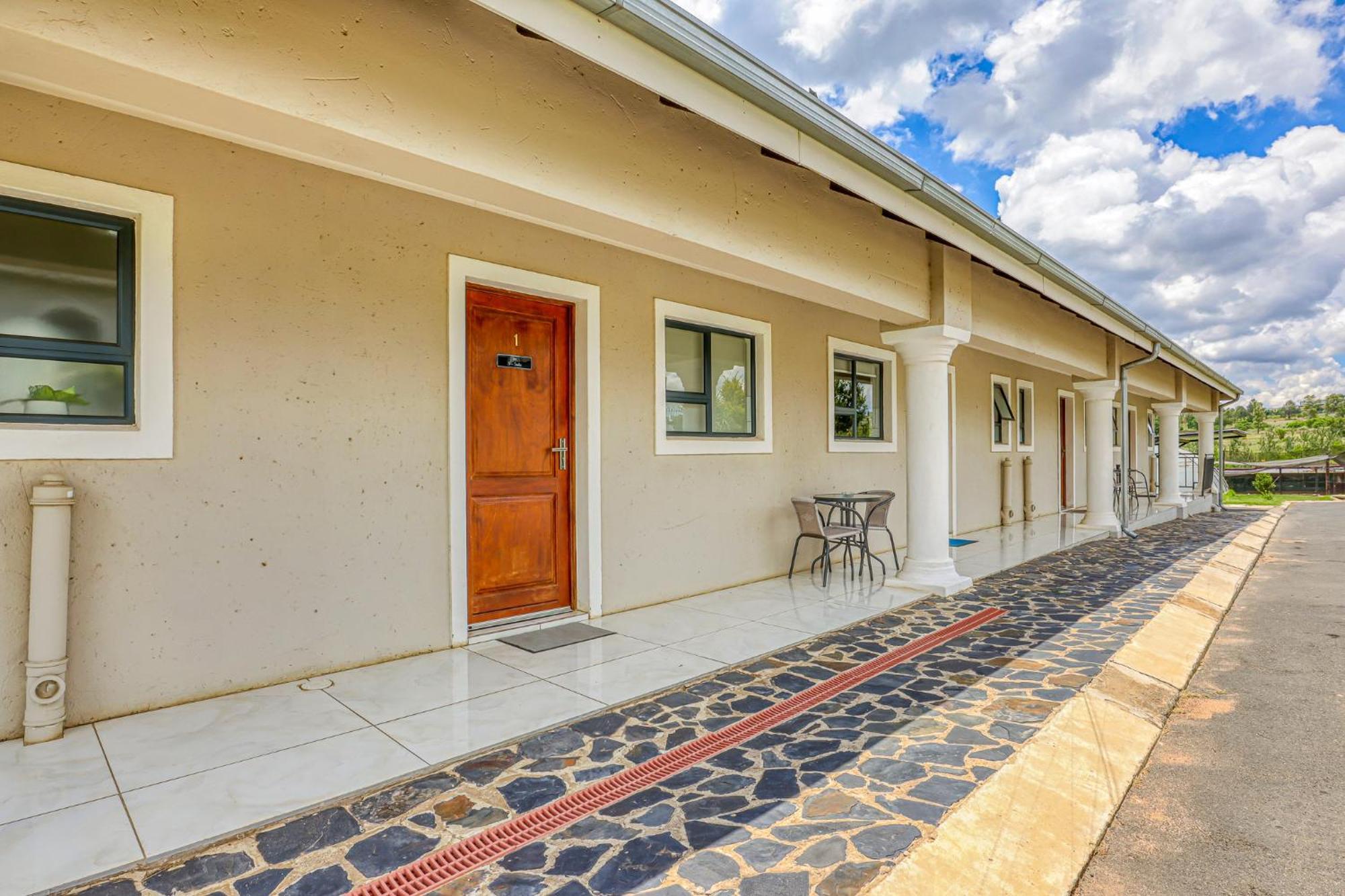 Casa de hóspedes Tasha Luxury Suites, Lanseria Joanesburgo