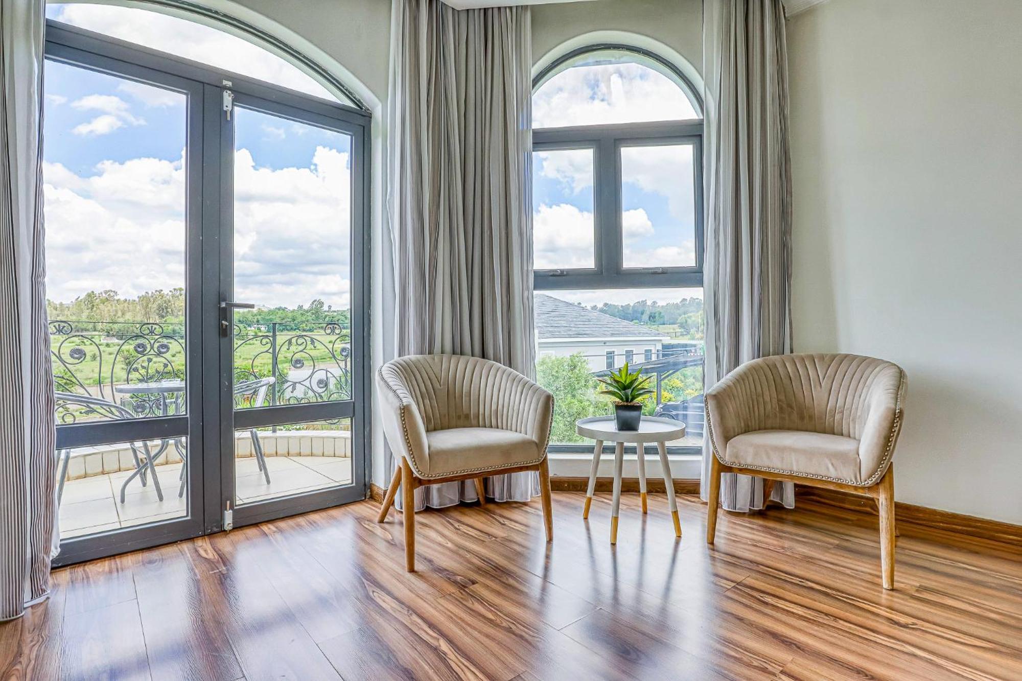 Tasha Luxury Suites, Lanseria Casa de hóspedes *